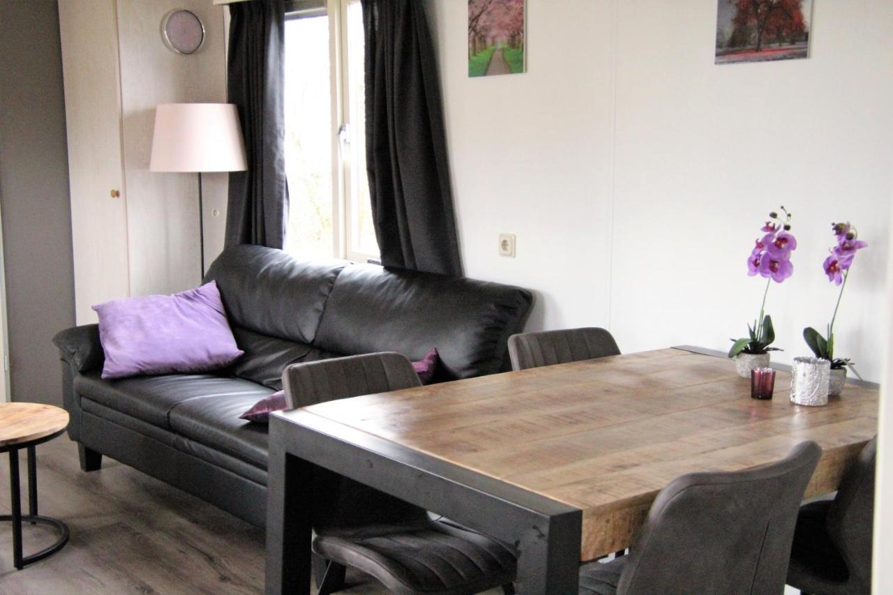 Hofgalow Chalet Op Camping "De Stal" Drijber ภายนอก รูปภาพ